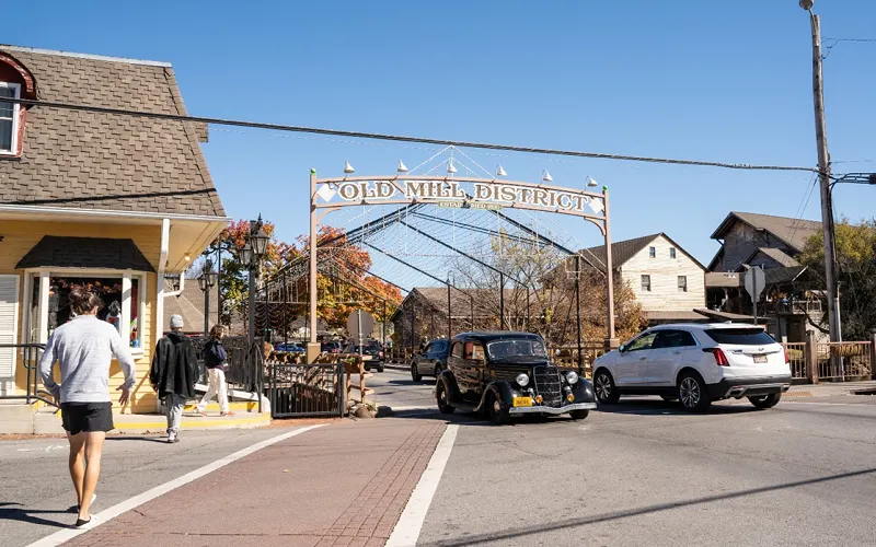 Pigeon Forge is ideal for every traveler, offering outdoor adventures, family fun, scenic beauty, food, and shows.